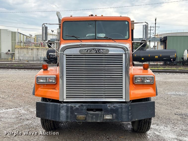image for item DZ4531 1993 Freightliner flatbed truck