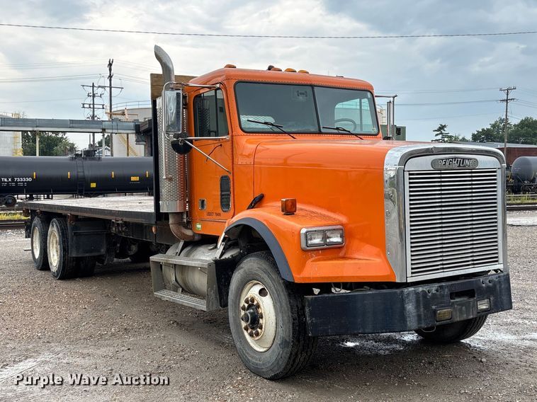 image for item DZ4531 1993 Freightliner flatbed truck