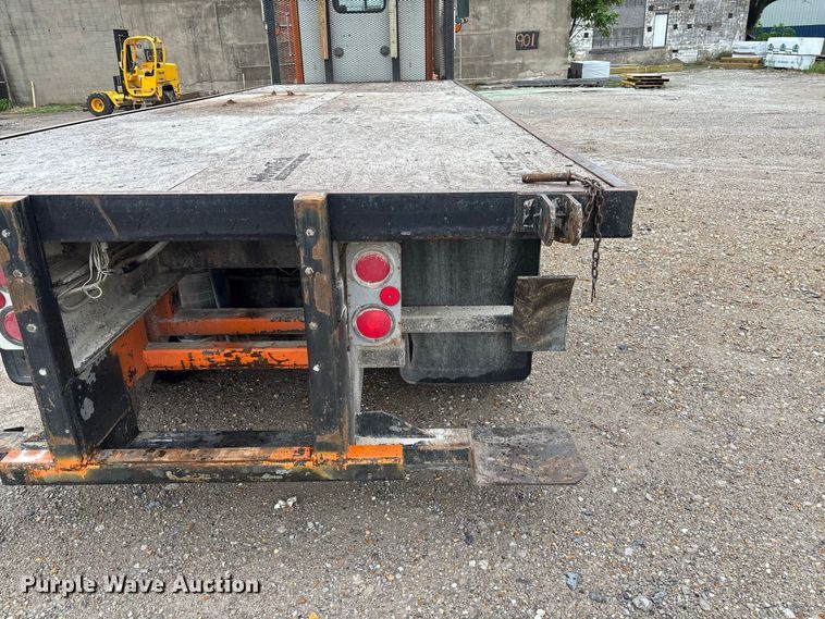 image for item DZ4531 1993 Freightliner flatbed truck