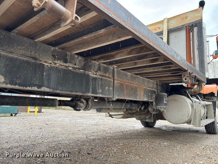 image for item DZ4531 1993 Freightliner flatbed truck