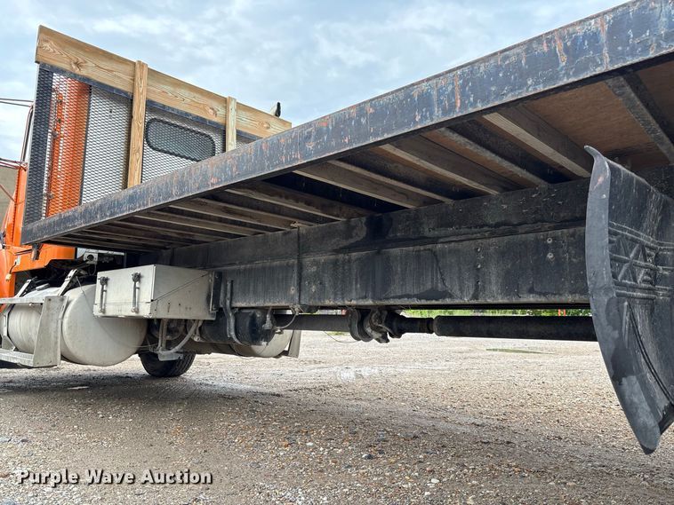 image for item DZ4531 1993 Freightliner flatbed truck