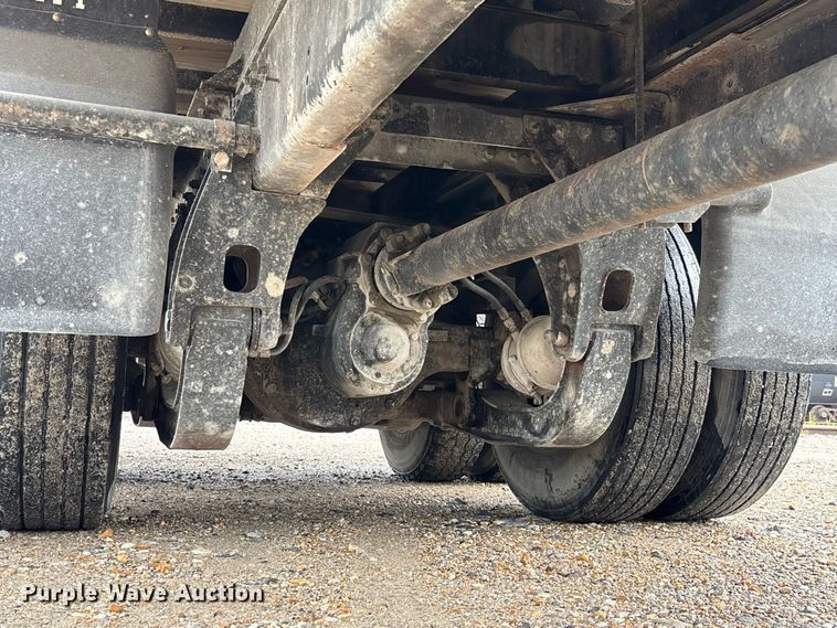 image for item DZ4531 1993 Freightliner flatbed truck