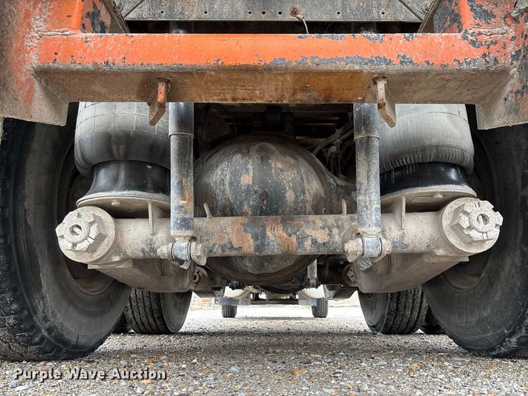 image for item DZ4531 1993 Freightliner flatbed truck