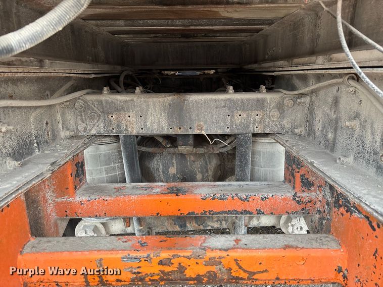 image for item DZ4531 1993 Freightliner flatbed truck