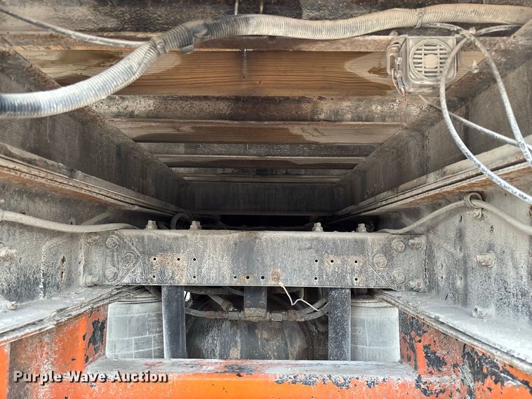 image for item DZ4531 1993 Freightliner flatbed truck