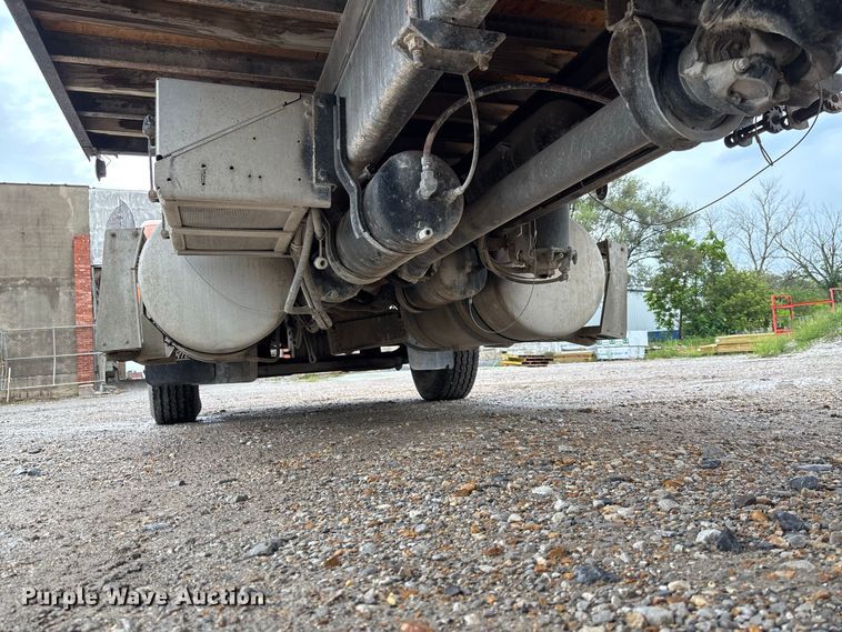 image for item DZ4531 1993 Freightliner flatbed truck