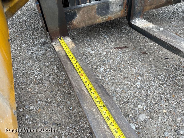 image for item DZ4532 Sellick STM-55K4 forklift