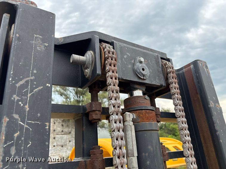 image for item DZ4532 Sellick STM-55K4 forklift
