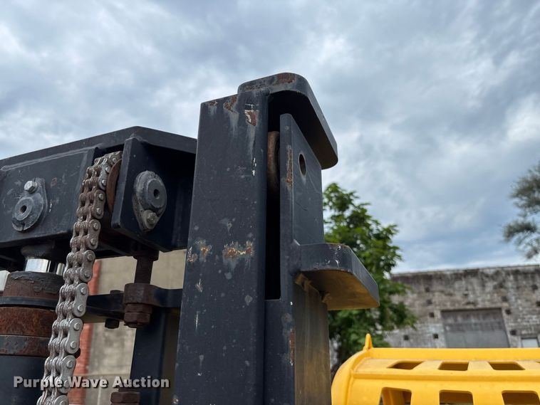 image for item DZ4532 Sellick STM-55K4 forklift
