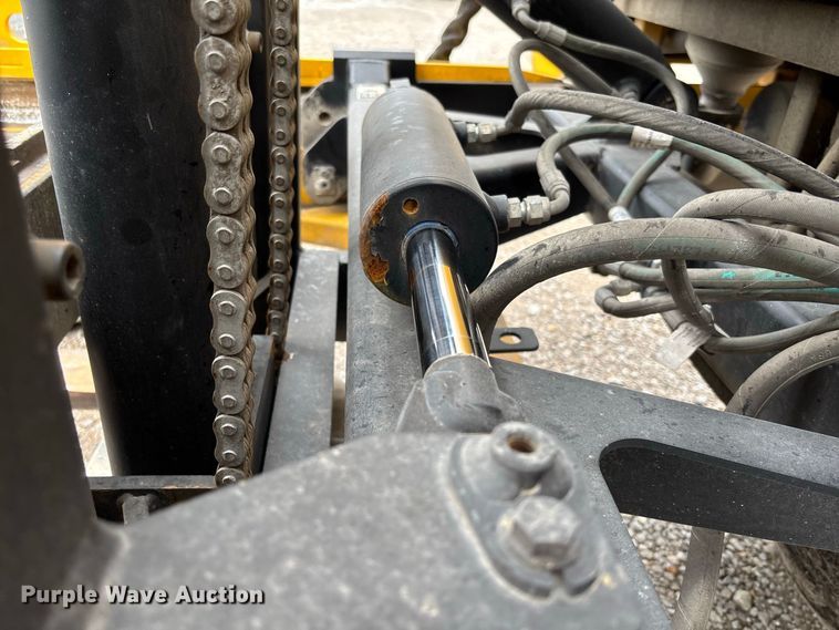 image for item DZ4532 Sellick STM-55K4 forklift