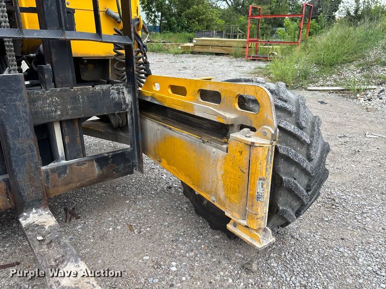 image for item DZ4532 Sellick STM-55K4 forklift