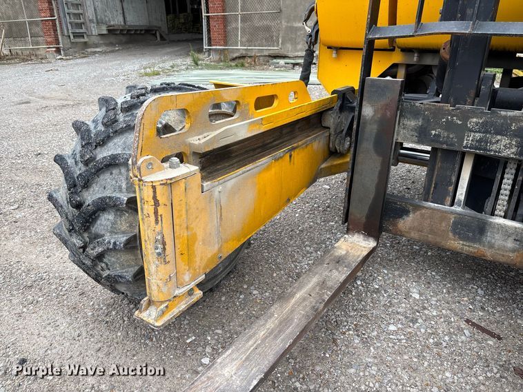 image for item DZ4532 Sellick STM-55K4 forklift