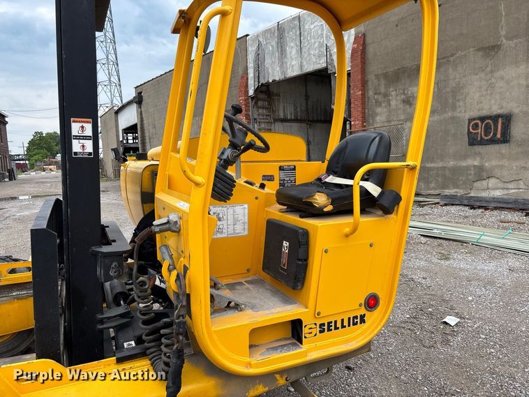 image for item DZ4532 Sellick STM-55K4 forklift