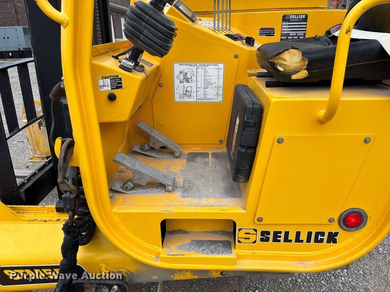 image for item DZ4532 Sellick STM-55K4 forklift