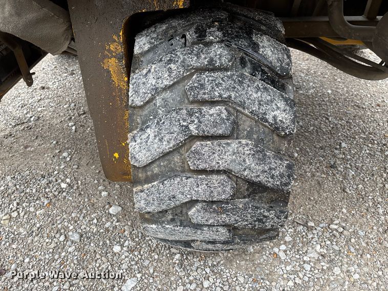 image for item DZ4532 Sellick STM-55K4 forklift