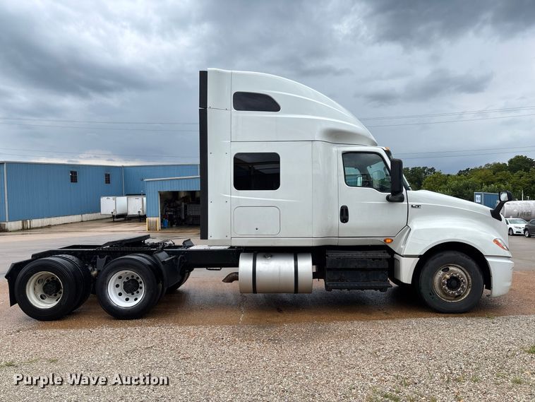 image for item DZ4533 2018 International LT625 semi truck