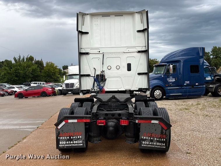 image for item DZ4533 2018 International LT625 semi truck