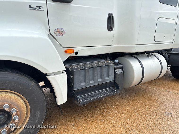 image for item DZ4533 2018 International LT625 semi truck