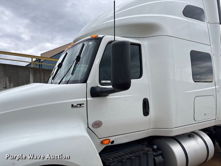 image for item DZ4533 2018 International LT625 semi truck
