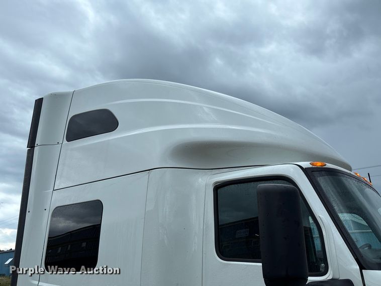 image for item DZ4533 2018 International LT625 semi truck