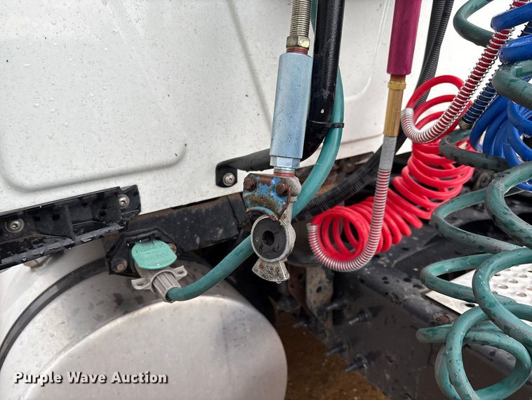 image for item DZ4533 2018 International LT625 semi truck