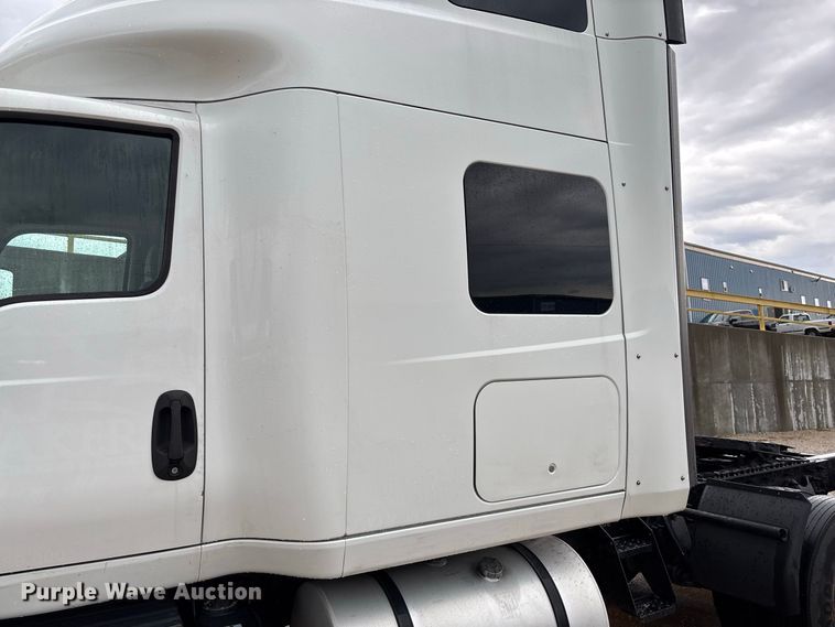 image for item DZ4533 2018 International LT625 semi truck