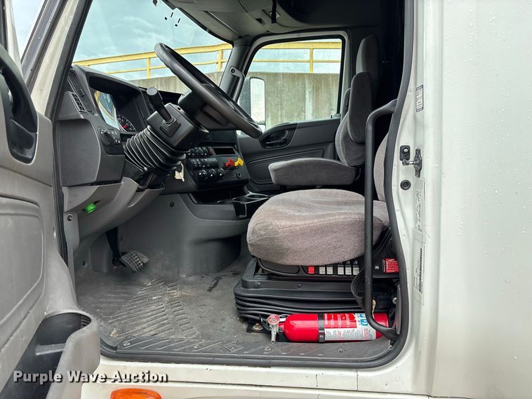 image for item DZ4533 2018 International LT625 semi truck