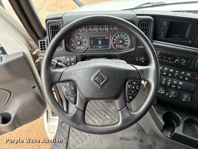 image for item DZ4533 2018 International LT625 semi truck