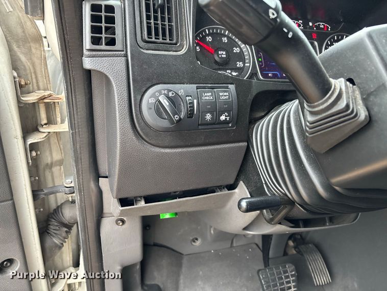 image for item DZ4533 2018 International LT625 semi truck