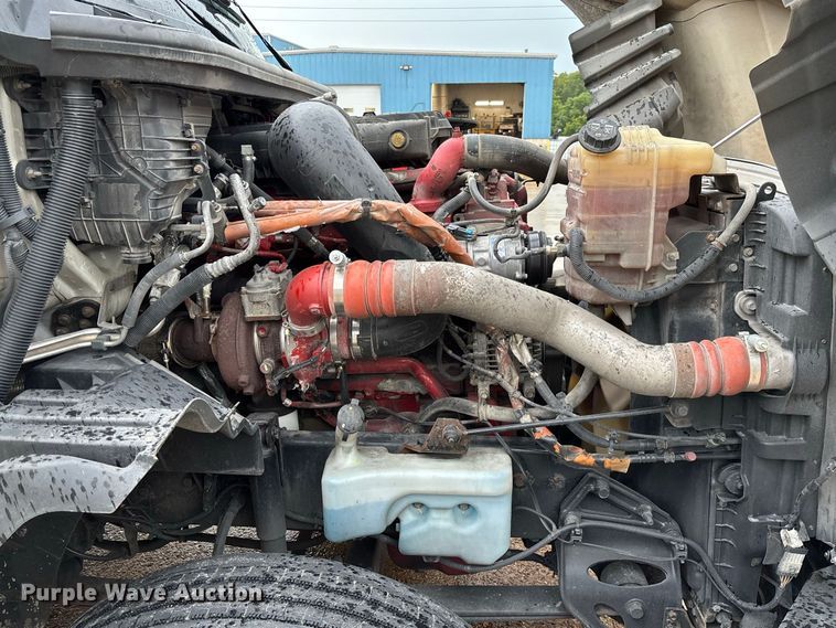 image for item DZ4533 2018 International LT625 semi truck