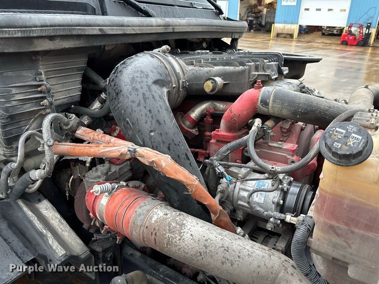 image for item DZ4533 2018 International LT625 semi truck