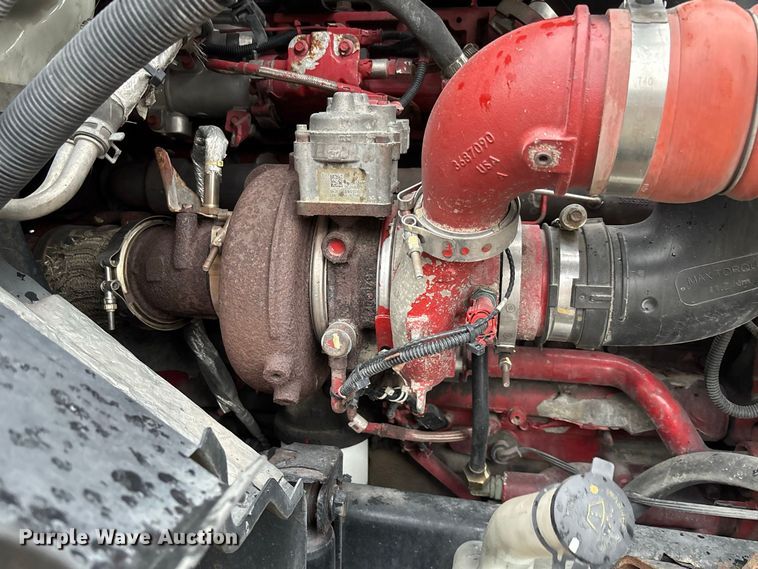 image for item DZ4533 2018 International LT625 semi truck