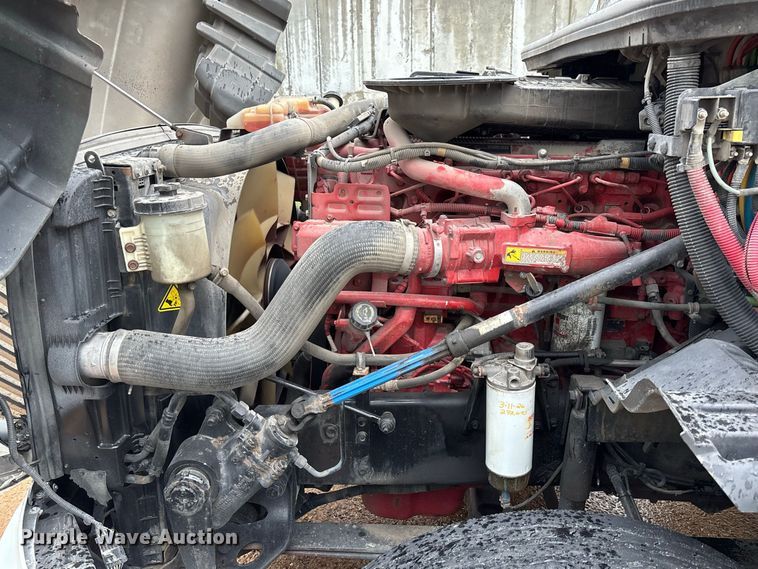 image for item DZ4533 2018 International LT625 semi truck