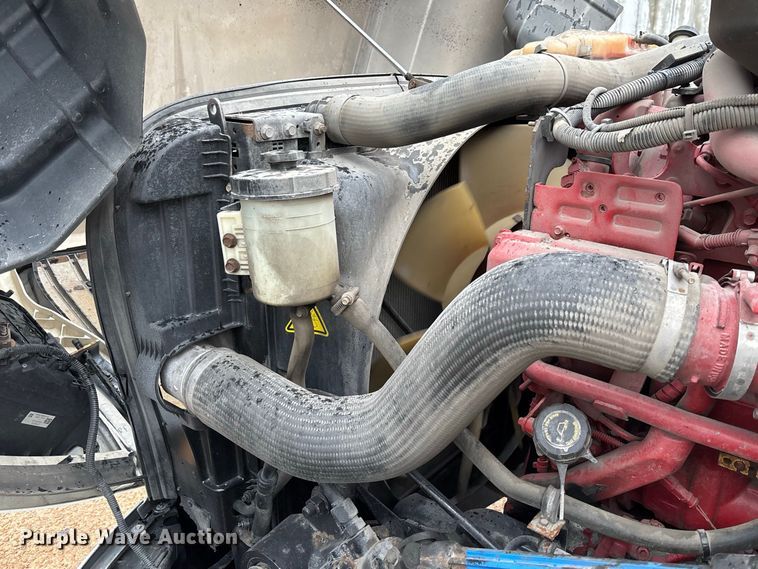 image for item DZ4533 2018 International LT625 semi truck