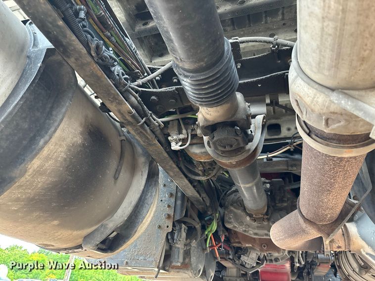 image for item DZ4533 2018 International LT625 semi truck