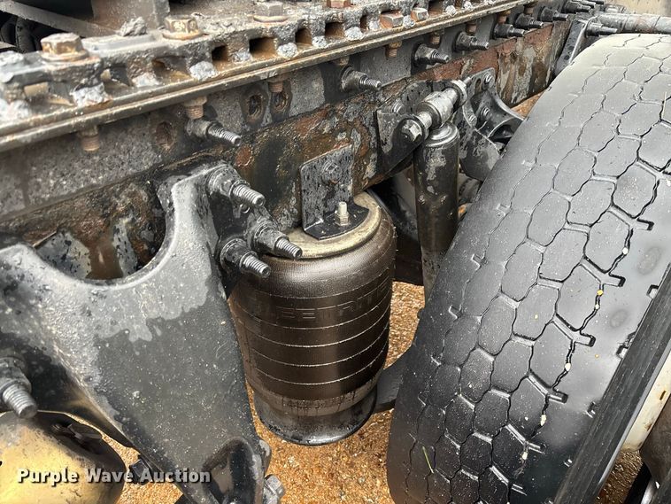 image for item DZ4533 2018 International LT625 semi truck