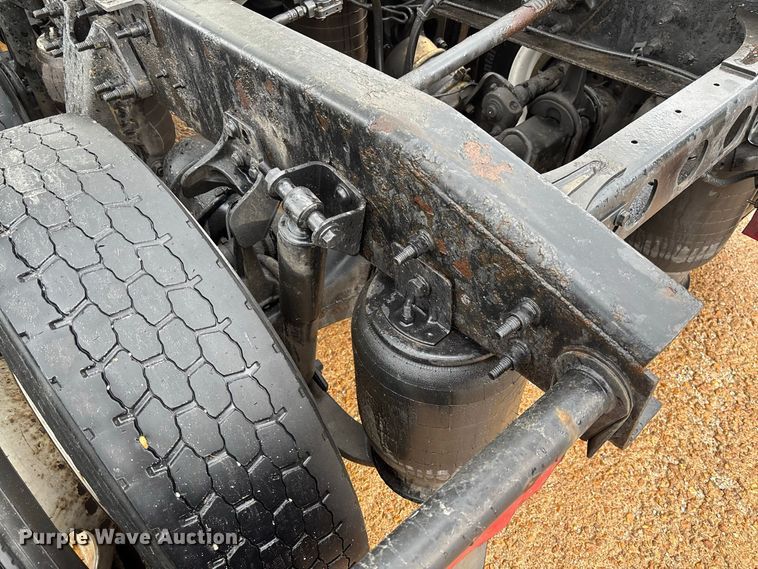 image for item DZ4533 2018 International LT625 semi truck