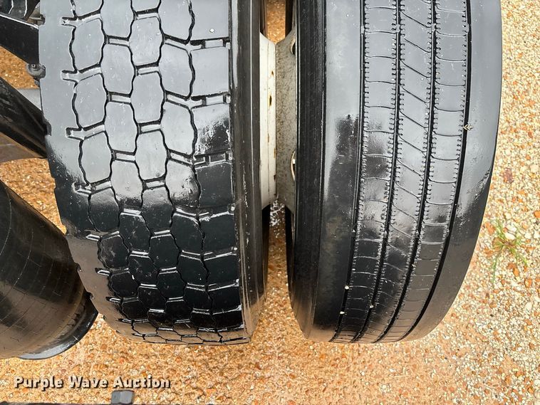 image for item DZ4533 2018 International LT625 semi truck