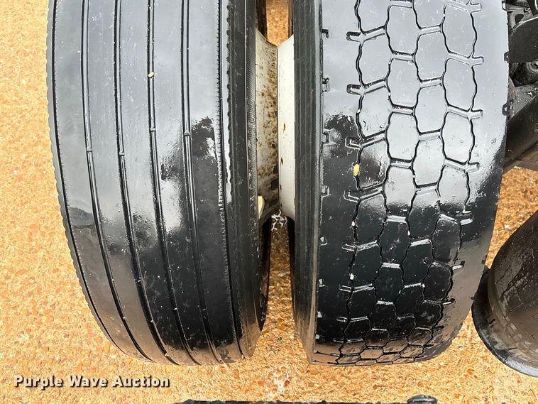 image for item DZ4533 2018 International LT625 semi truck