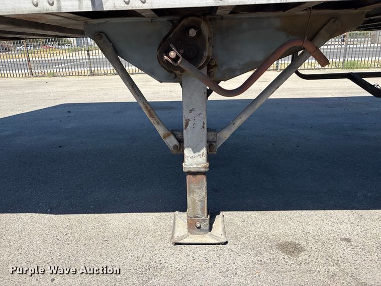 image for item EA0010 1995 Trailmobile dry van trailer