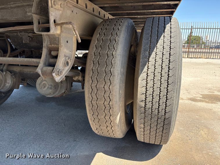 image for item EA0010 1995 Trailmobile dry van trailer