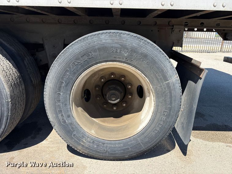 image for item EA0010 1995 Trailmobile dry van trailer