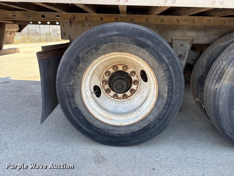 image for item EA0010 1995 Trailmobile dry van trailer