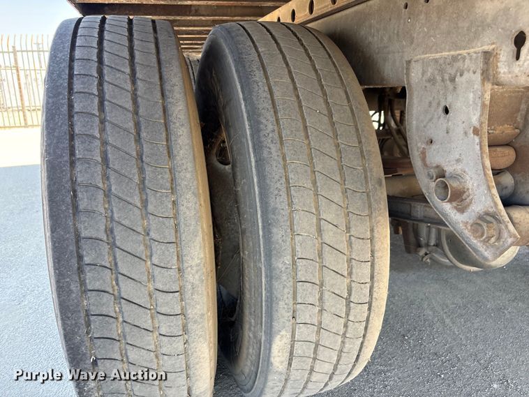 image for item EA0010 1995 Trailmobile dry van trailer