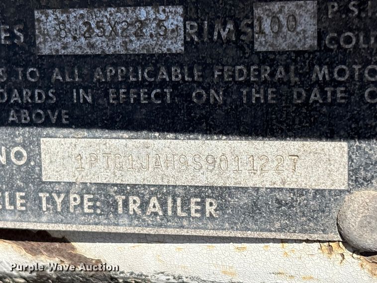 image for item EA0010 1995 Trailmobile dry van trailer