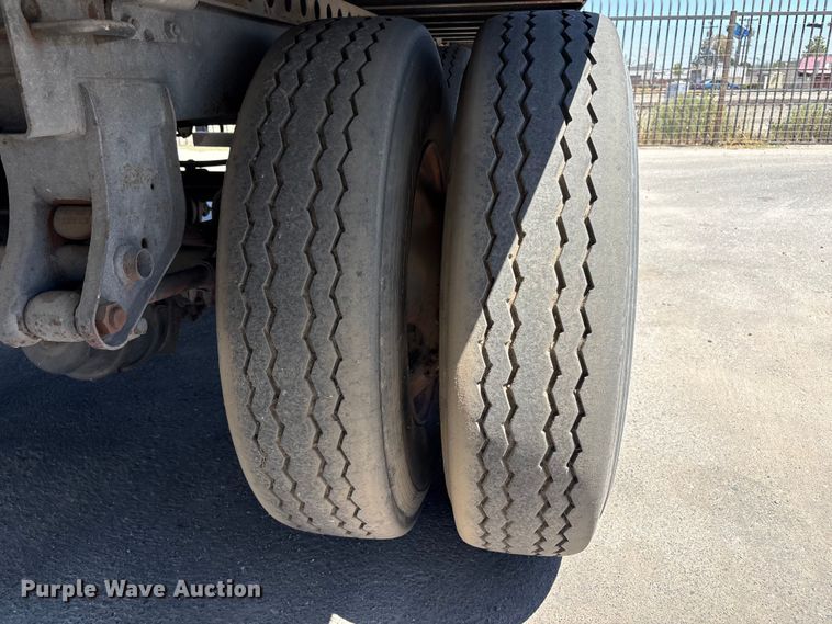 image for item EA0011 1996 Trailmobile dry van trailer