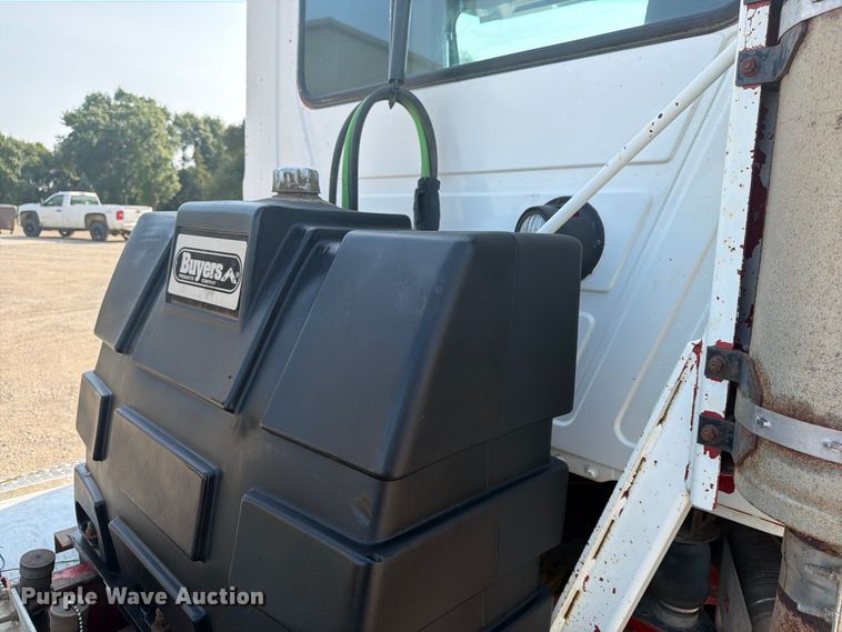 image for item EA0382 2005 Mack Vision CXN613 semi truck