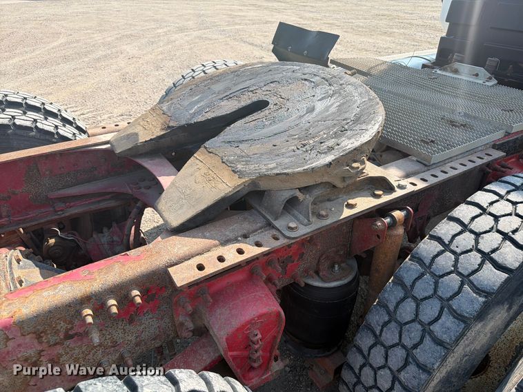 image for item EA0382 2005 Mack Vision CXN613 semi truck