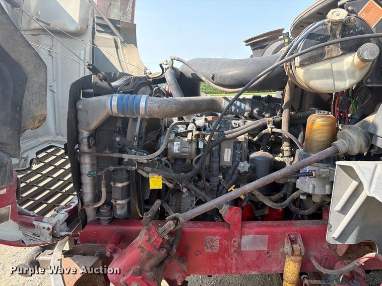 image for item EA0382 2005 Mack Vision CXN613 semi truck