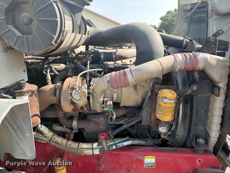 image for item EA0382 2005 Mack Vision CXN613 semi truck